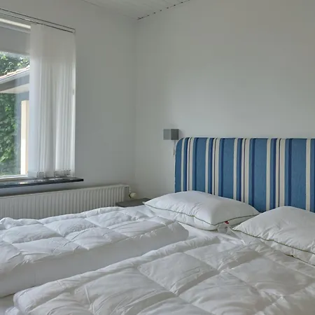Amazing In With 3 Bedrooms And Internet