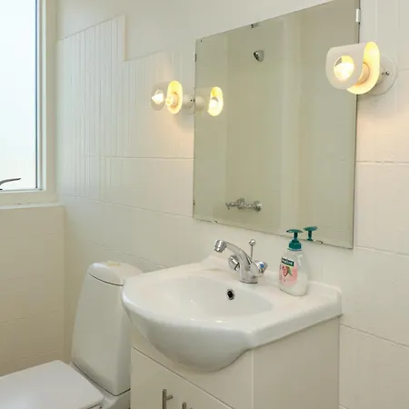 Amazing In With 3 Bedrooms And Internet *