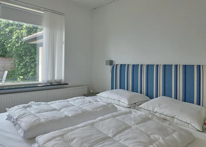 Amazing In With 3 Bedrooms And Internet